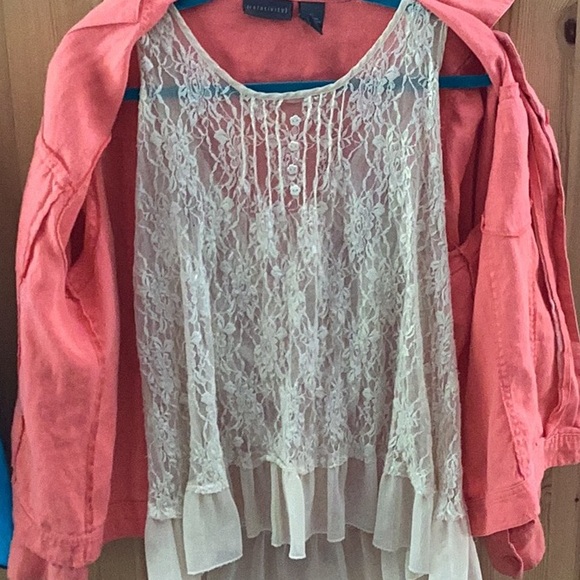 Lace Tops 🛍Bundle/Indiv. Offer🛍Requests Please - Picture 5 of 16